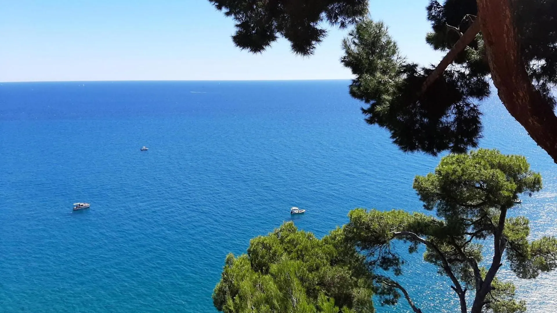 Il Suono Del Mare 200M From Sea - Happy Rentals Cervo Italien