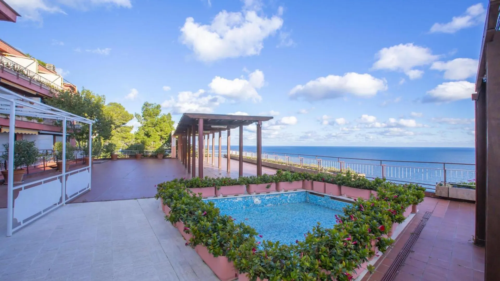 Il Suono Del Mare 200M From Sea - Happy Rentals Cervo